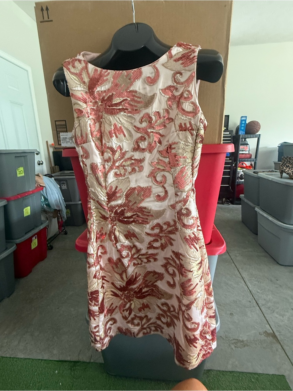 Sleeveless Floral Sequin Cocktail Dress in Gold and Rose p83
